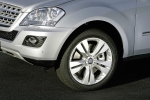 Mercedes-Benz Clase M ML 500  Gama Clase M Todo terreno Plata Iridio Exterior Llanta 5 puertas