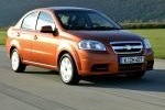 Chevrolet Aveo 4p 1.4 16V LT Gama Aveo Turismo Sunset Orange Exterior Lateral-Frontal 4 puertas