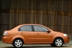 Chevrolet Aveo 4p 1.4 16V LT Gama Aveo Turismo Sunset Orange Exterior Lateral 4 puertas