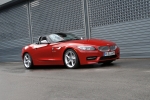 BMW Z4 sDrive35is Paquete Deportivo M Descapotable Karmesinrot Exterior Frontal-Lateral 2 puertas