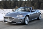 Jaguar XK XK 5.0 V8 Convertible Gama XK Descapotable Lunar grey Exterior Frontal-Lateral 2 puertas