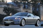 Jaguar XK XK 5.0 V8 Convertible Gama XK Descapotable Lunar grey Exterior Frontal-Lateral 2 puertas