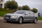 Audi A8 4.2 FSI quattro tiptronic 371 CV Gama A8 Turismo Gris cuarzo metalizado Exterior Frontal-Lateral 4 puertas