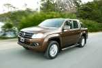 Volkswagen Amarok 2.0 TDI 163 CV 4Motion Doble Cabina Highline Pick up Marr&oacute;n Mendoza Met&aacute;lico Exterior Frontal-Lateral 4 puertas
