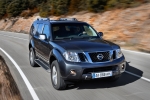 Nissan Pathfinder Gama Pathfinder LE Todo terreno Gris Met&aacute;lico Exterior Frontal-Lateral 5 puertas