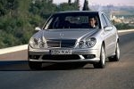 Mercedes-Benz Clase E E500 Gama Clase E Turismo Exterior Frontal-Lateral 4 puertas