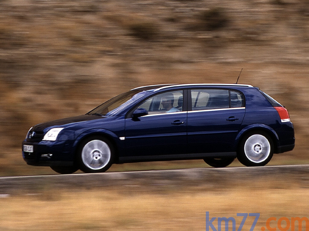 Opel Signum 2.2 DIG 16V (2003)  Mucho espacio y comodidad para cuatro 