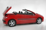 Peugeot 207 1.6 VTi 120 CV Gama 207 CC Descapotable Rojo Aden Exterior Posterior-Lateral 2 puertas