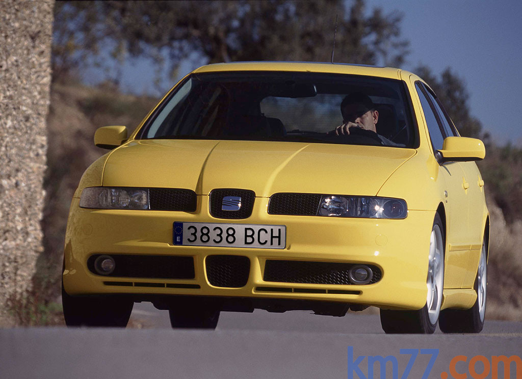 SEAT Le&oacute;n Cupra 4 Cupra 4 Turismo Amarillo Crono Exterior Frontal 5 puertas