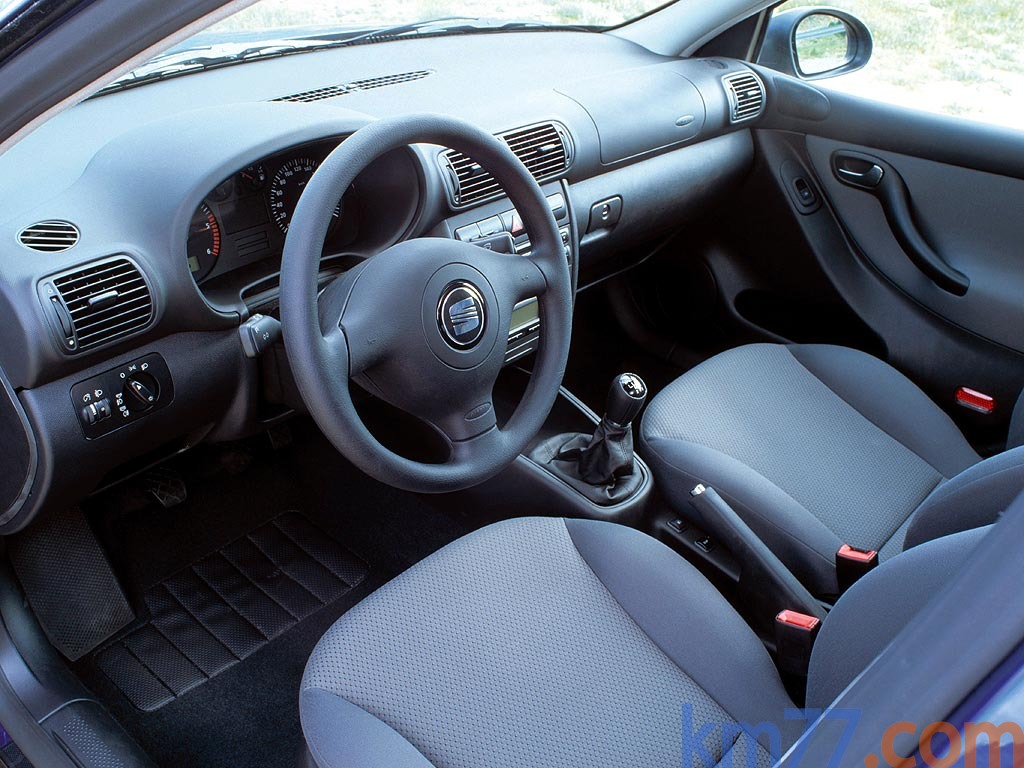 SEAT Le&oacute;n 1.9 TDI 130 CV Sport Turismo Interior Salpicadero 5 puertas