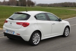 Alfa Romeo Giulietta 1.4 Turbo MultiAir 170 CV Distinctive (Pack Sport) Turismo Blanco Biancospino Exterior Posterior-Lateral 5 puertas