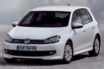 Volkswagen Golf 1.6 TDI 105 CV BlueMotion BlueMotion Turismo Blanco Candy Exterior Frontal-Lateral 5 puertas