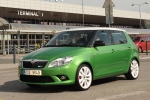 Skoda Fabia RS 1.4 TSI 180 CV DSG 7 vel. RS Turismo Verde Rally Metalizado Exterior Frontal-Lateral 5 puertas