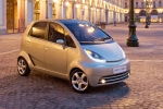 TATA Nano Gama Nano Gama Nano Turismo Champagne Gold Exterior Frontal-Lateral 3 puertas