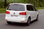 Volkswagen Touran 2.0 TDI 140 CV Gama Touran Monovolumen Blanco Candy Exterior Posterior-Lateral 5 puertas