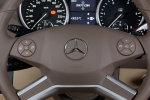 Mercedes-Benz Clase M ML 300 CDI BlueEFFICIENCY  Gama Clase M Todo terreno Interior Volante 5 puertas