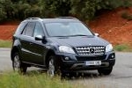 Mercedes-Benz Clase M ML 300 CDI BlueEFFICIENCY  Gama Clase M Todo terreno Azul Tanzanita Metalizado Exterior Lateral-Frontal 5 puertas