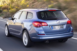 Opel Astra Sports Tourer 1.6 Turbo 180 CV Cosmo Turismo familiar Azul Aire Exterior Lateral-Posterior 5 puertas