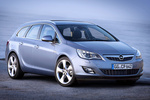 Opel Astra Sports Tourer 1.6 Turbo 180 CV Cosmo Turismo familiar Azul Aire Exterior Lateral-Frontal 5 puertas