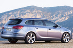 Opel Astra Sports Tourer 1.6 Turbo 180 CV Cosmo Turismo familiar Azul Aire Exterior Posterior-Lateral 5 puertas
