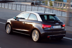 Audi A1 1.6 TDI 105 CV Gama A1 Turismo Marr&oacute;n Teca metalizado Exterior Posterior-Lateral 3 puertas