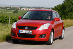 Suzuki Swift Gama Swift Gama Swift Turismo Rojo Bright Exterior Frontal 5 puertas