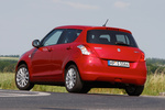 Suzuki Swift Gama Swift Gama Swift Turismo Rojo Bright Exterior Posterior-Lateral 5 puertas
