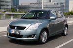 Suzuki Swift Gama Swift Gama Swift Turismo Verde Smokey Metalizado Exterior Frontal-Lateral 5 puertas
