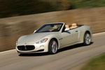 Maserati GranCabrio Gama GranCabrio Gama GranCabrio Descapotable Bianco Fuji Exterior Frontal-Lateral 2 puertas