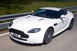 Aston Martin Vantage V8 426 CV N420 N420 Coup&eacute; Stratus White Exterior Frontal-Lateral 3 puertas