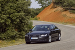 Audi A8 4.2 TDI quattro tiptronic 351 CV Gama A8 Turismo Negro phantom efecto perla Exterior Frontal-Lateral 4 puertas