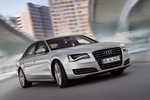 Audi A8 L 3.0 TFSI quattro 290 CV Gama A8 L Turismo Plata Hielo Metalizado Exterior Frontal-Lateral 4 puertas