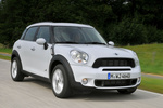 MINI MINI Countryman Countryman Cooper S ALL4 (184 CV) Countryman Cooper S ALL4 Todo terreno Light White Exterior Lateral-Frontal 5 puertas