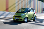 smart fortwo 40 cdi pulse Turismo Matt Light Green Exterior Frontal-Lateral 2 puertas
