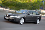 SEAT Exeo ST 2.0 TSI 211 CV Sport Turismo familiar Gris Track Exterior Frontal-Lateral 5 puertas