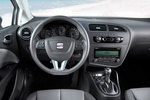 SEAT Le&oacute;n 1.2 TSI 105 CV Reference (2009) Turismo Interior Salpicadero 5 puertas