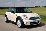 MINI MINI MINI Cooper D MINI Cooper D Turismo Pepper White Exterior Frontal-Lateral 3 puertas