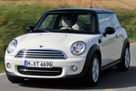 MINI MINI MINI Cooper D MINI Cooper D Turismo Pepper White Exterior Frontal-Lateral 3 puertas