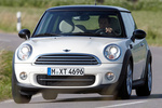 MINI MINI MINI Cooper D MINI Cooper D Turismo Pepper White Exterior Frontal-Lateral 3 puertas