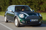 MINI MINI Clubman MINI Clubman Cooper D MINI Clubman Cooper D Turismo British Racing Green Exterior Frontal-Lateral 4 puertas