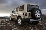 Jeep Wrangler Gama Wrangler Unnlimited (Modelo EE.UU.) Unlimited Sahara (Modelo EE.UU.)  Todo terreno Sahara Tan Exterior Lateral-Posterior 5 puertas
