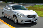 Infiniti M 35 HYBRID Gama M Turismo Liquid Platinum Exterior Lateral-Frontal 4 puertas
