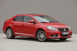 Suzuki Kizashi 2.4 178 CV Sport Turismo Exterior Frontal-Lateral 4 puertas