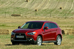 Mitsubishi ASX 200 DI-D ClearTec 150 CV (2010) Gama ASX (2010) Todo terreno Orient Red Exterior Frontal-Lateral 5 puertas