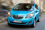 Opel Meriva 1.7 CDTI 130 CV Cosmo Monovolumen Azul Oriental Exterior Frontal-Lateral 5 puertas