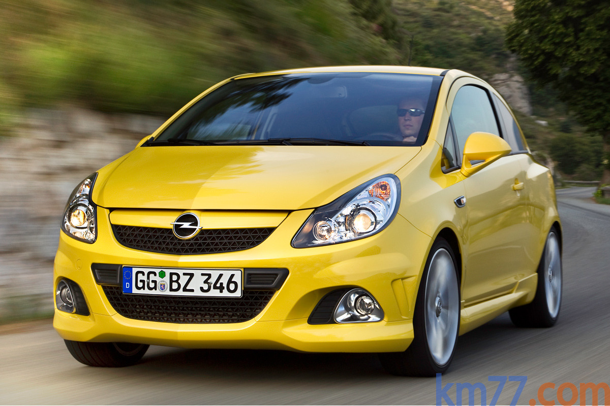 Opel Corsa OPC 1.6 Turbo 192 CV OPC 2010 Turismo Amarillo Tropical Standard Exterior Frontal-Lateral 3 puertas