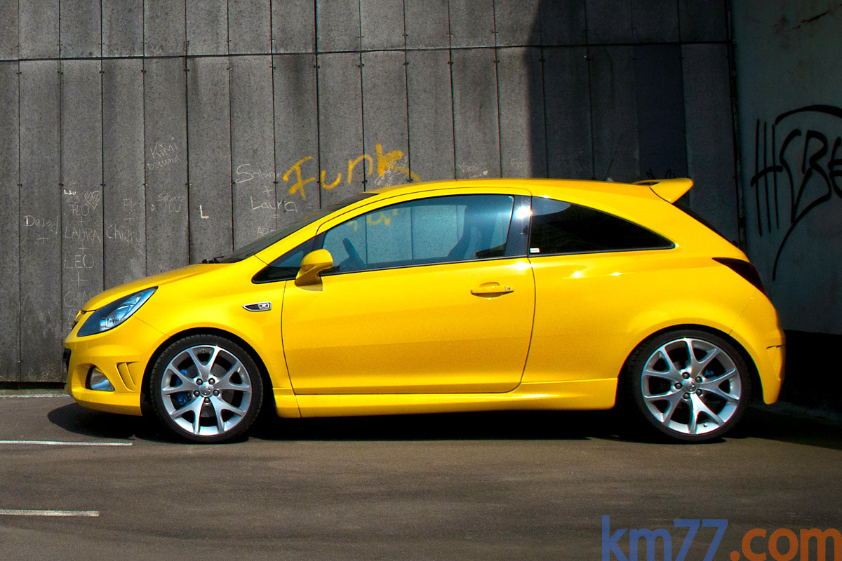 Opel Corsa OPC 1.6 Turbo 192 CV OPC 2010 Turismo Amarillo Tropical Standard Exterior Lateral 3 puertas