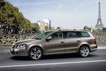 Volkswagen Passat Variant 2.0 TDI 140 CV BlueMotion Technology Highline Turismo familiar Moca Antracita Efecto Perla Exterior Frontal-Lateral 5 puertas
