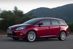 Ford Focus Gama Focus Sportbreak Gama Sportbreak Turismo familiar Rojo El&eacute;ctrico Exterior Lateral-Frontal 5 puertas