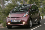 Mitsubishi i-MiEV Gama i-MiEV Gama i-MiEV Turismo Granate Exterior Frontal-Lateral 5 puertas